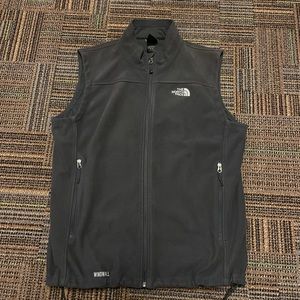 North face Windwall Mens XL vest, can fit a L